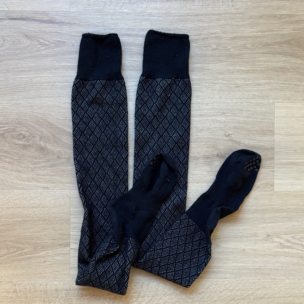 lululemon athletica Black Diamond Pattern Legwarmer Socks